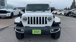 2021 Jeep Wrangler Unlimited Sahara 4x4 + Soft Top