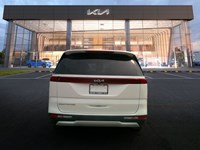 2022 Kia Carnival LX FWD