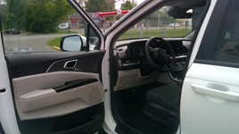 2022 Kia Carnival LX FWD