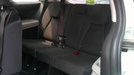 2022 Kia Carnival LX FWD