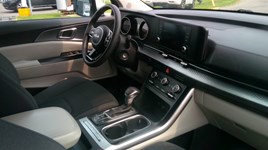 2022 Kia Carnival LX FWD
