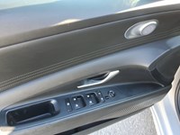 2024 Hyundai Elantra Essential IVT