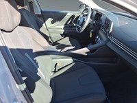 2024 Hyundai Elantra Essential IVT