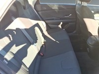 2024 Hyundai Elantra Essential IVT