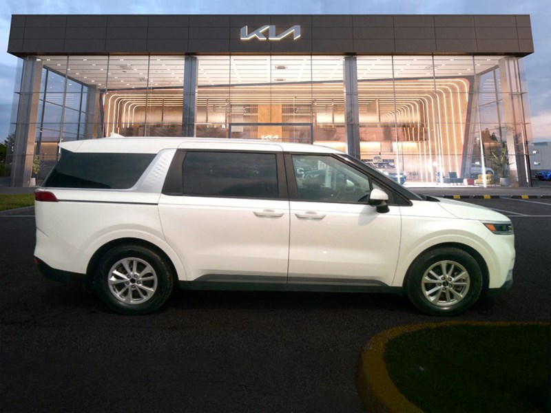 2022 Kia Carnival LX FWD