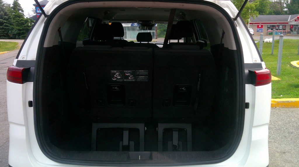 2022 Kia Carnival LX FWD