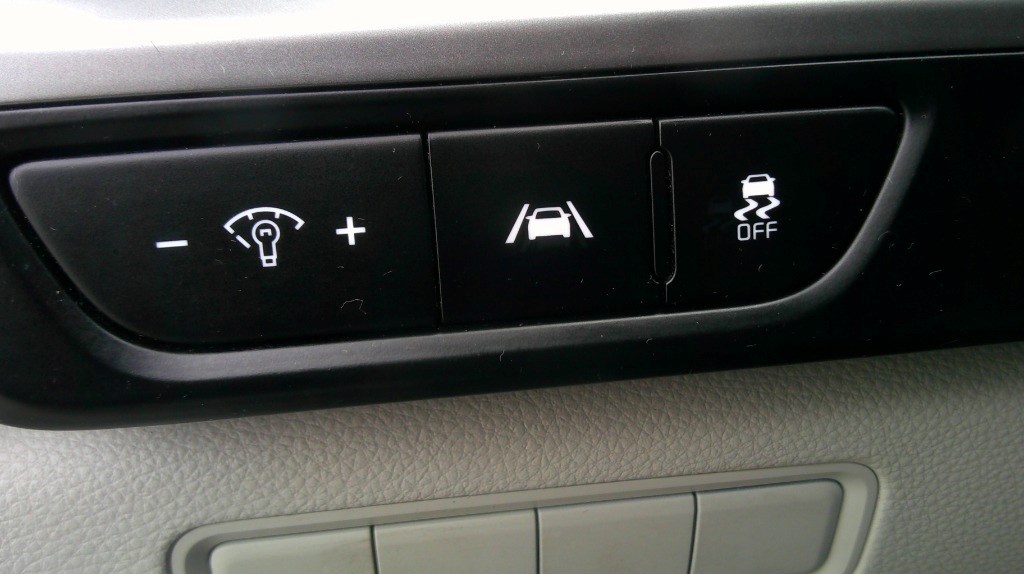 2022 Kia Carnival LX FWD