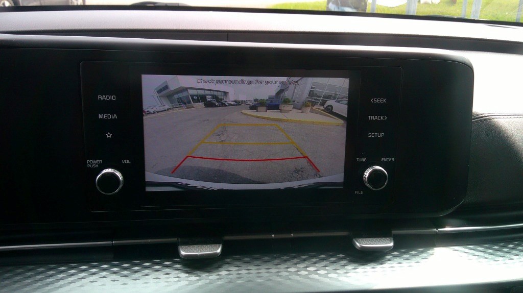 2022 Kia Carnival LX FWD