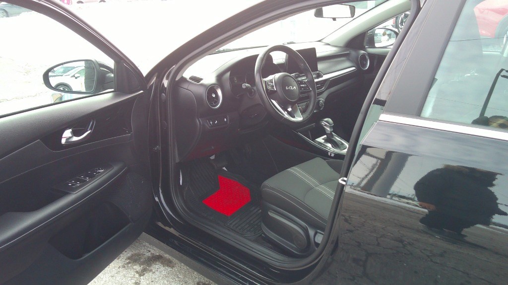 2022 Kia Forte EX IVT
