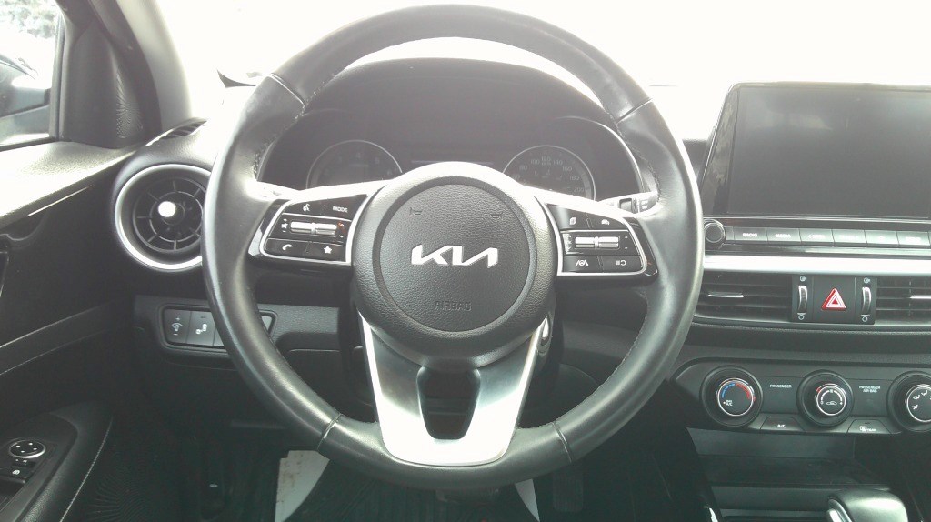 2022 Kia Forte EX IVT