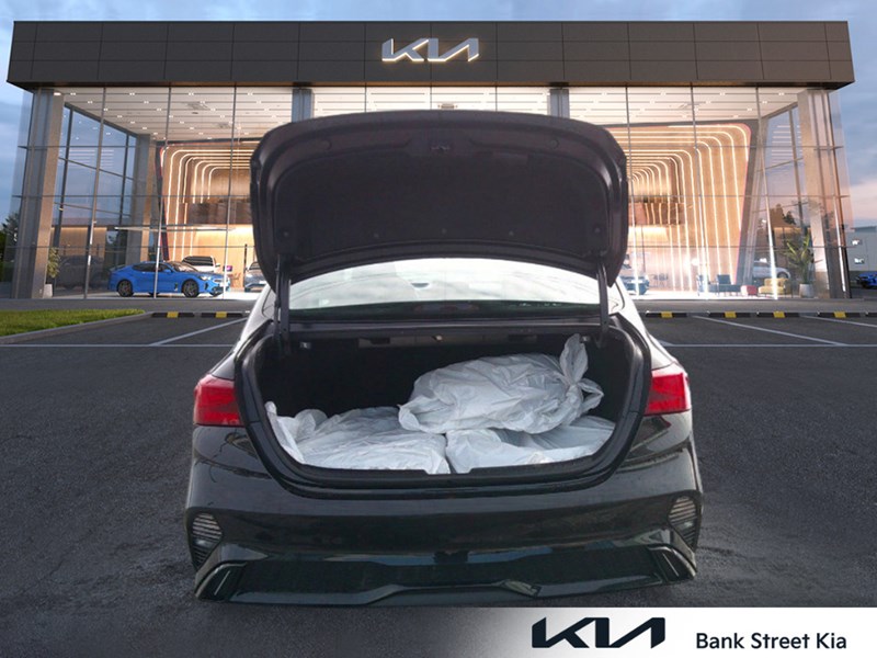 2022 Kia Forte EX IVT