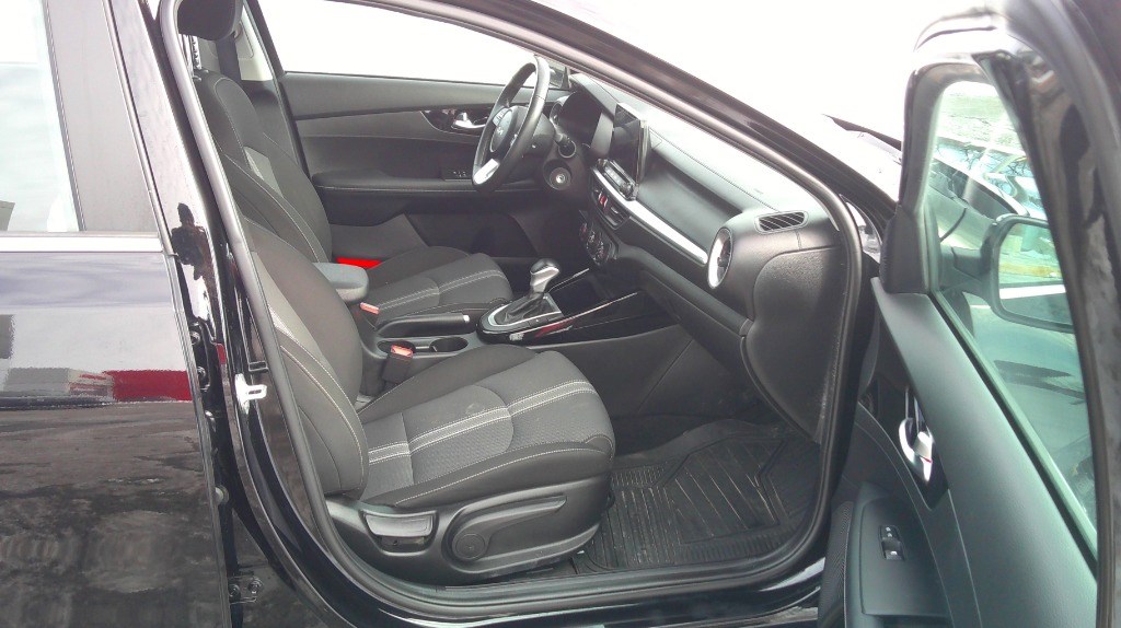 2022 Kia Forte EX IVT