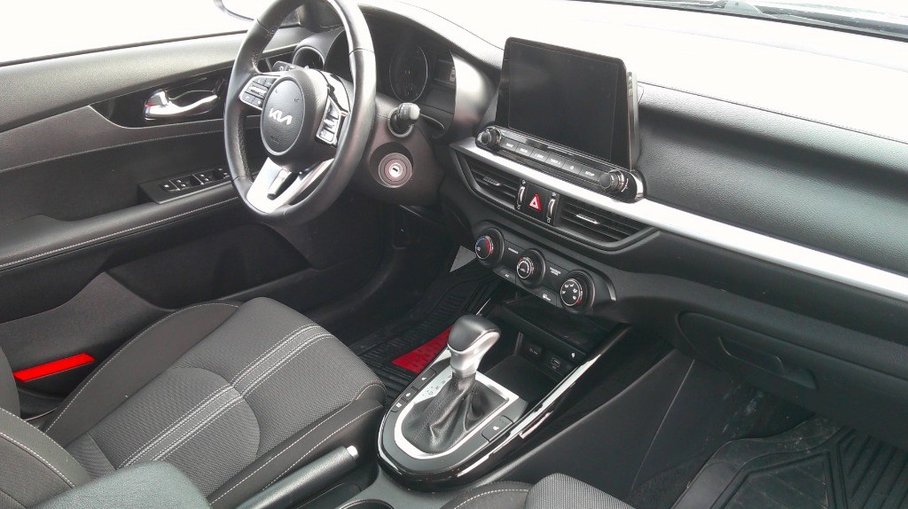 2022 Kia Forte EX IVT