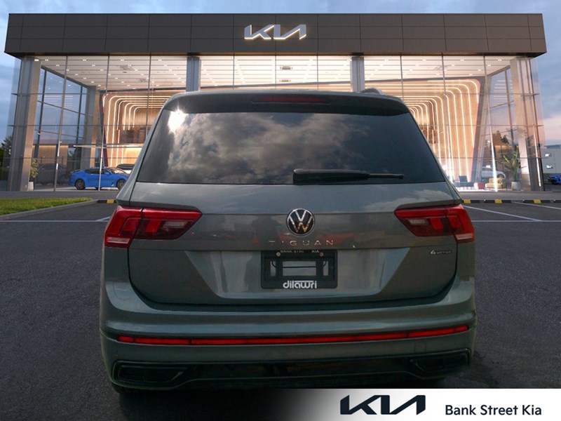 2024 Volkswagen Tiguan Comfortline R-Line Black Edition 4MOTION