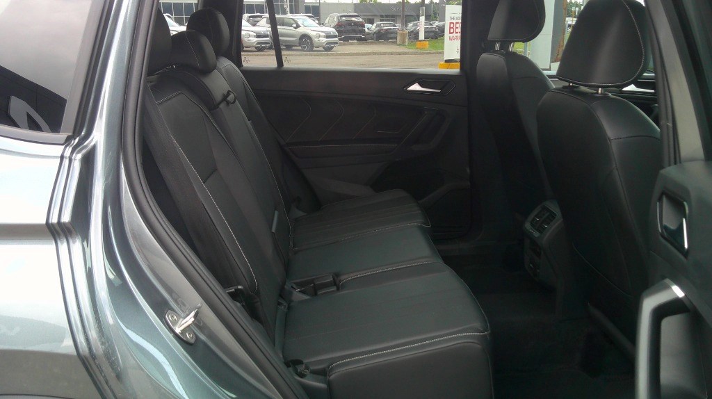 2024 Volkswagen Tiguan Comfortline R-Line Black Edition 4MOTION