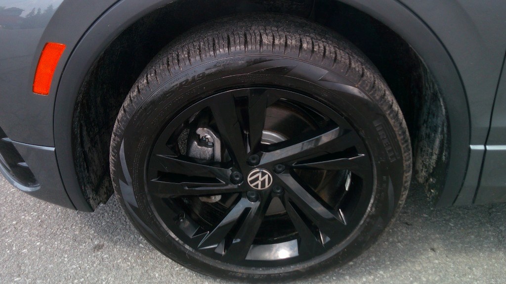 2024 Volkswagen Tiguan Comfortline R-Line Black Edition 4MOTION