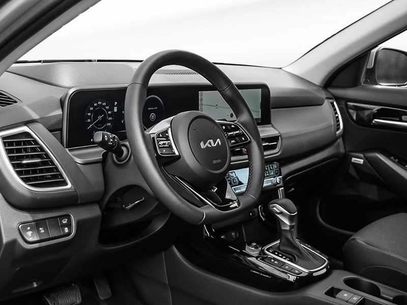 2026 Kia Seltos SX AWD w/Brown Interior