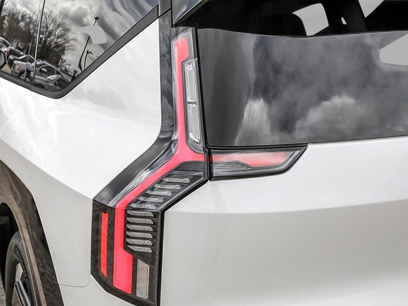 2026 Kia EV9 Land w/GT-Line Package AWD