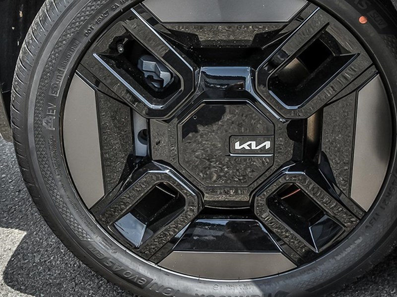 2026 Kia EV9 Land w/GT-Line Package AWD