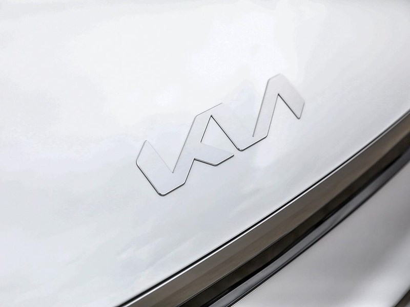 2026 Kia EV9 Land w/GT-Line Package AWD