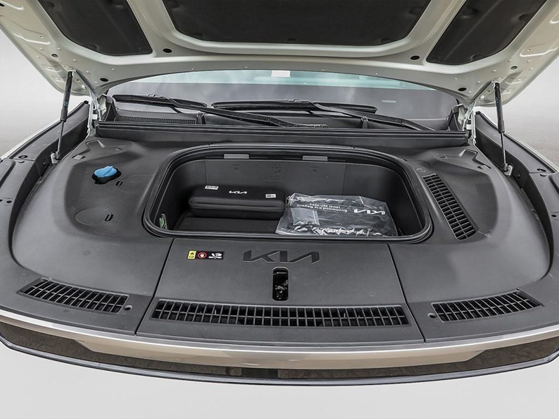 2026 Kia EV9 Land w/GT-Line Package AWD