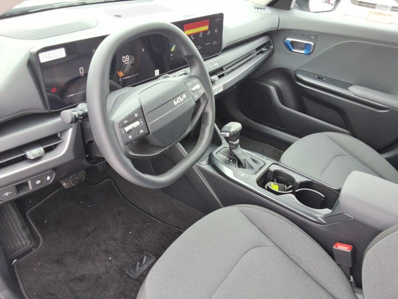 2025 Kia K4 LX FWD