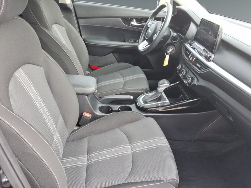 2024 Kia Forte EX IVT