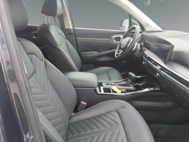 2025 Kia Sorento X-Line Limited AWD w/Black Interior