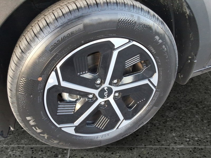2025 Kia Niro EX FWD