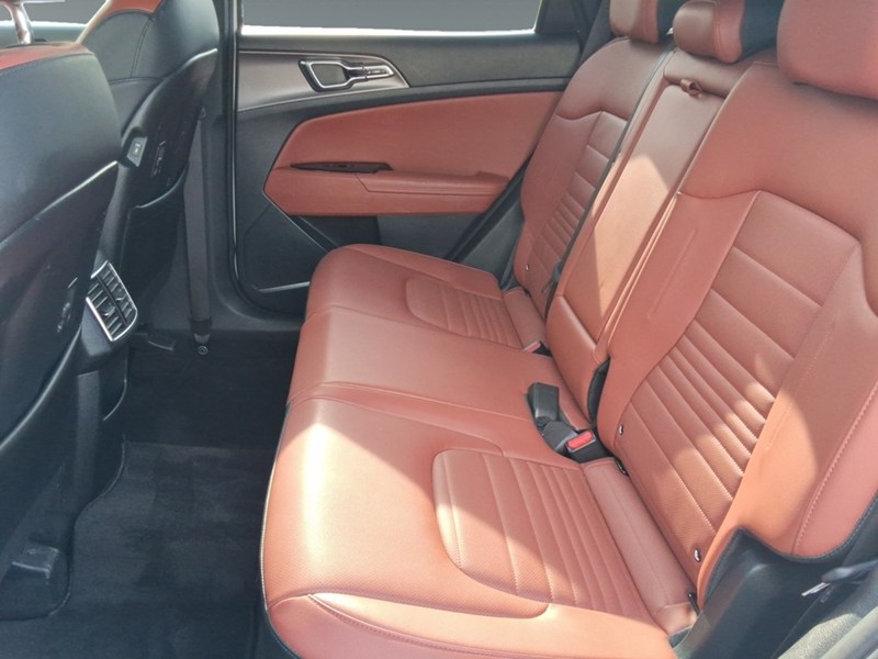 2023 Kia Sportage HEV SX AWD w/Red Interior