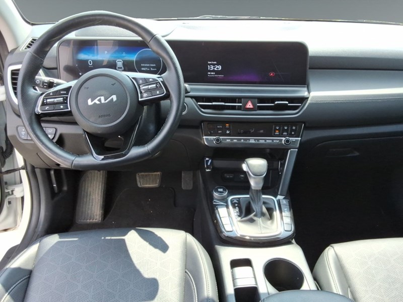 2024 Kia Seltos SX AWD w/Black Interior