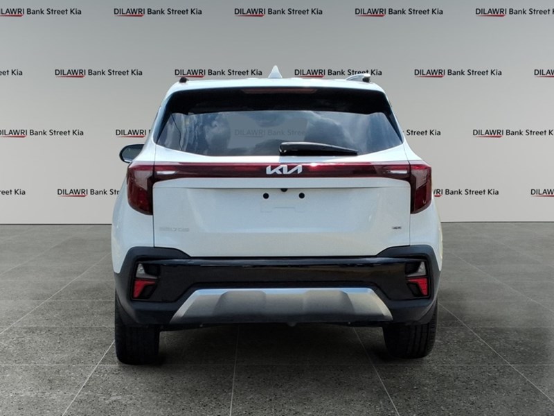 2024 Kia Seltos SX AWD w/Black Interior