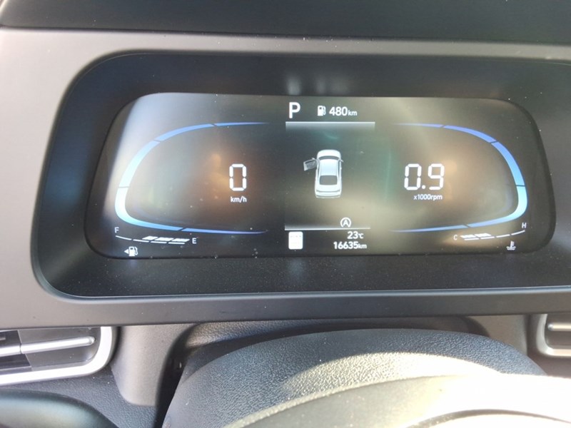 2024 Hyundai Elantra Essential IVT