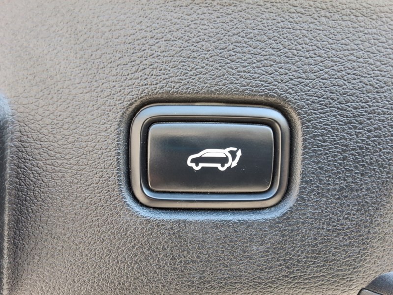 2023 Kia Sportage HEV SX AWD w/Red Interior