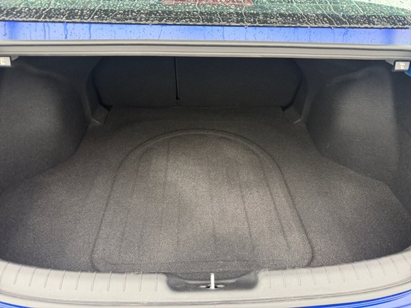 2024 Hyundai Elantra HEV Luxury DCT