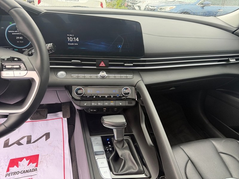 2024 Hyundai Elantra HEV Luxury DCT