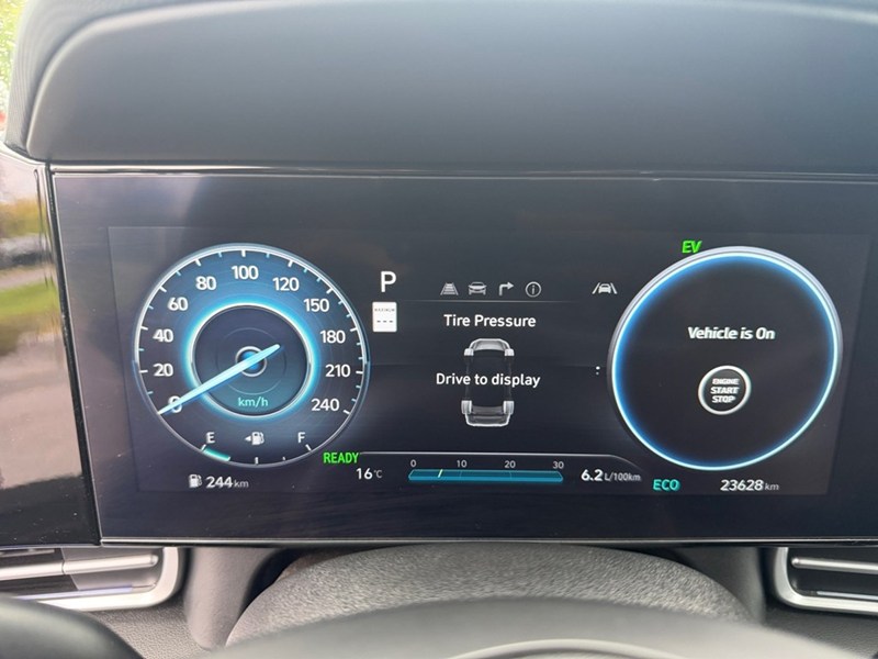 2024 Hyundai Elantra HEV Luxury DCT