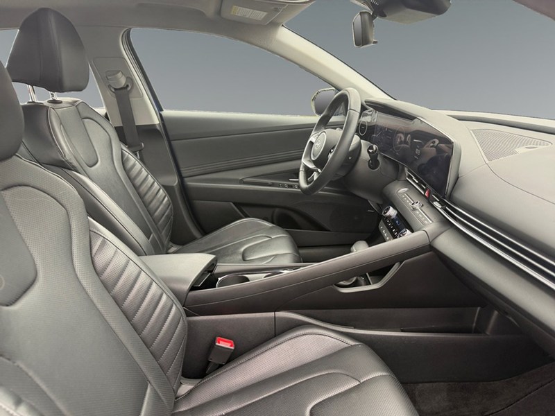 2024 Hyundai Elantra HEV Luxury DCT