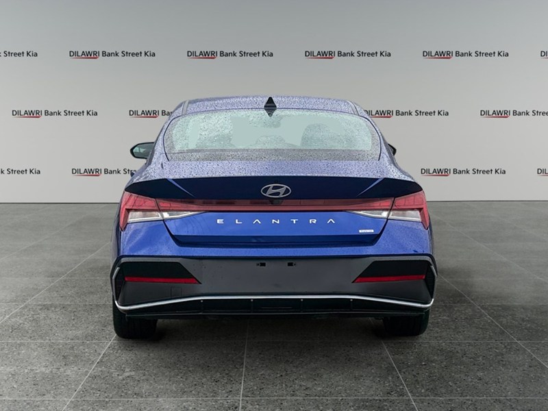 2024 Hyundai Elantra HEV Luxury DCT