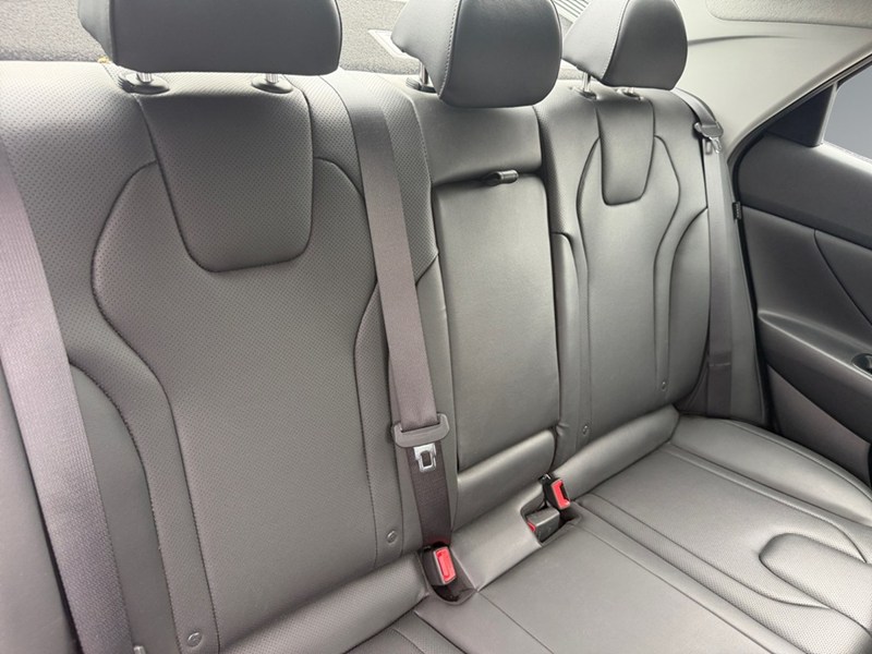 2024 Hyundai Elantra HEV Luxury DCT