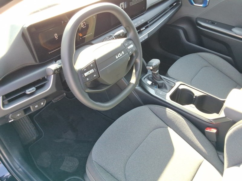 2025 Kia K4 LX FWD