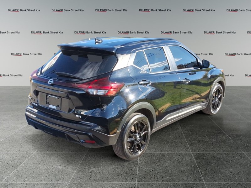 2023 Nissan Kicks SR FWD