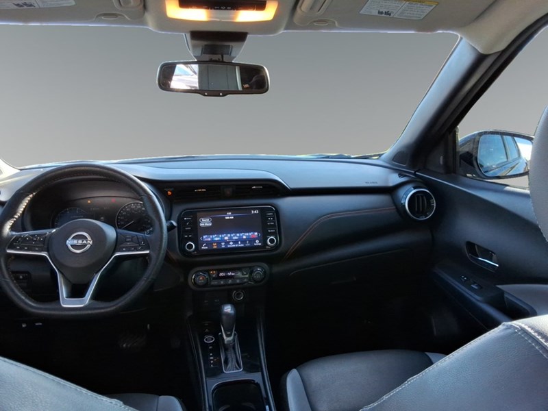 2023 Nissan Kicks SR FWD