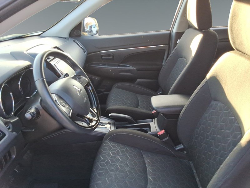 2020 Mitsubishi RVR ES FWD