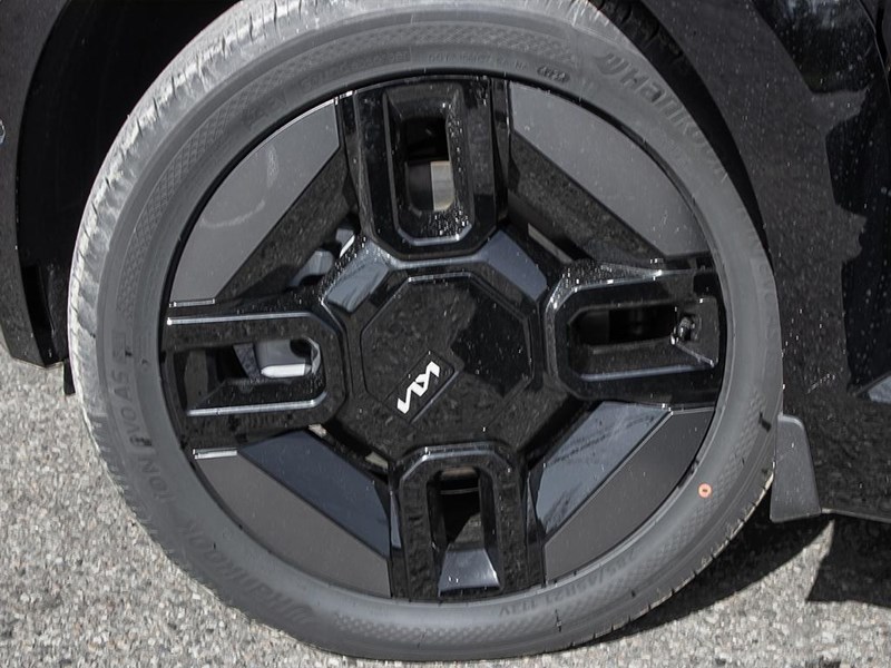 2026 Kia EV9 Land w/GT-Line Package AWD