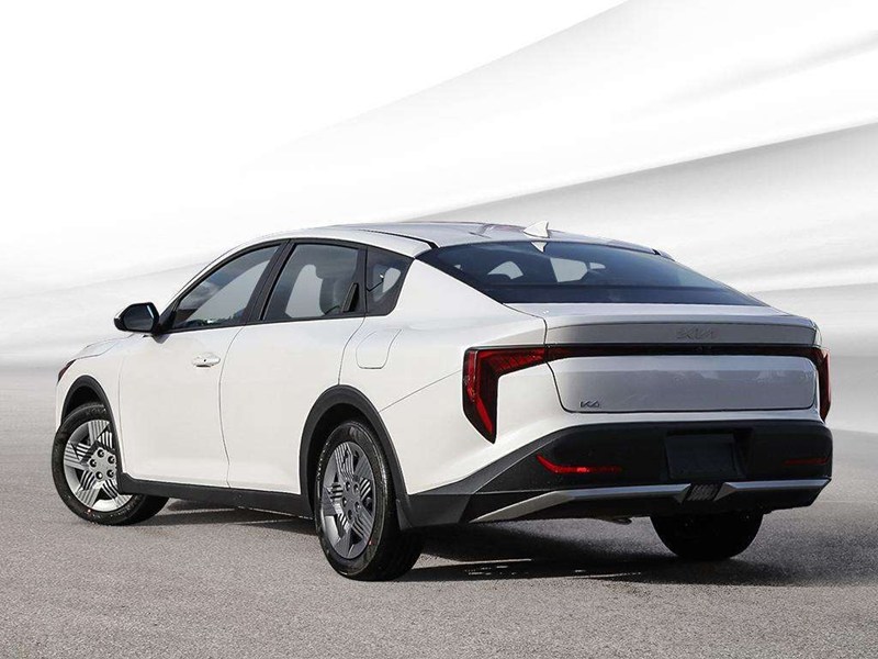 2026 Kia K4 LX FWD