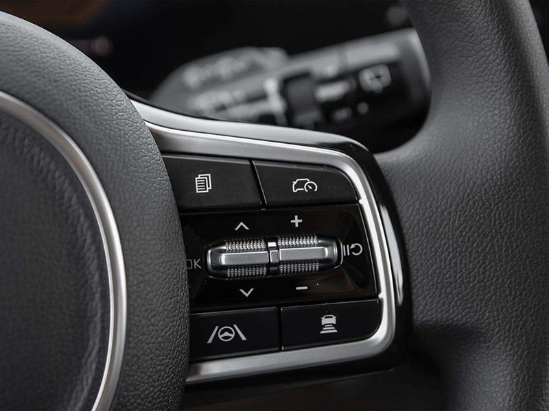 2026 Kia Carnival LX FWD