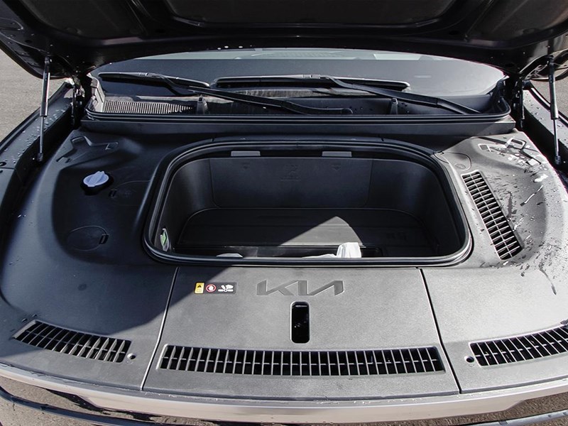 2026 Kia EV9 Land w/GT-Line Package AWD