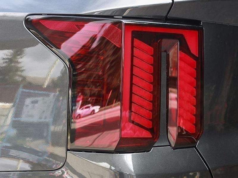 2026 Kia Sorento HEV SX AWD
