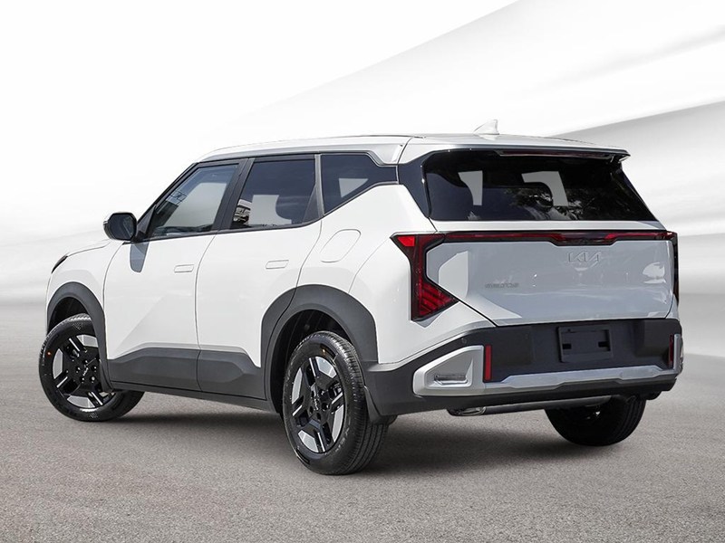 2027 Kia Seltos LX FWD